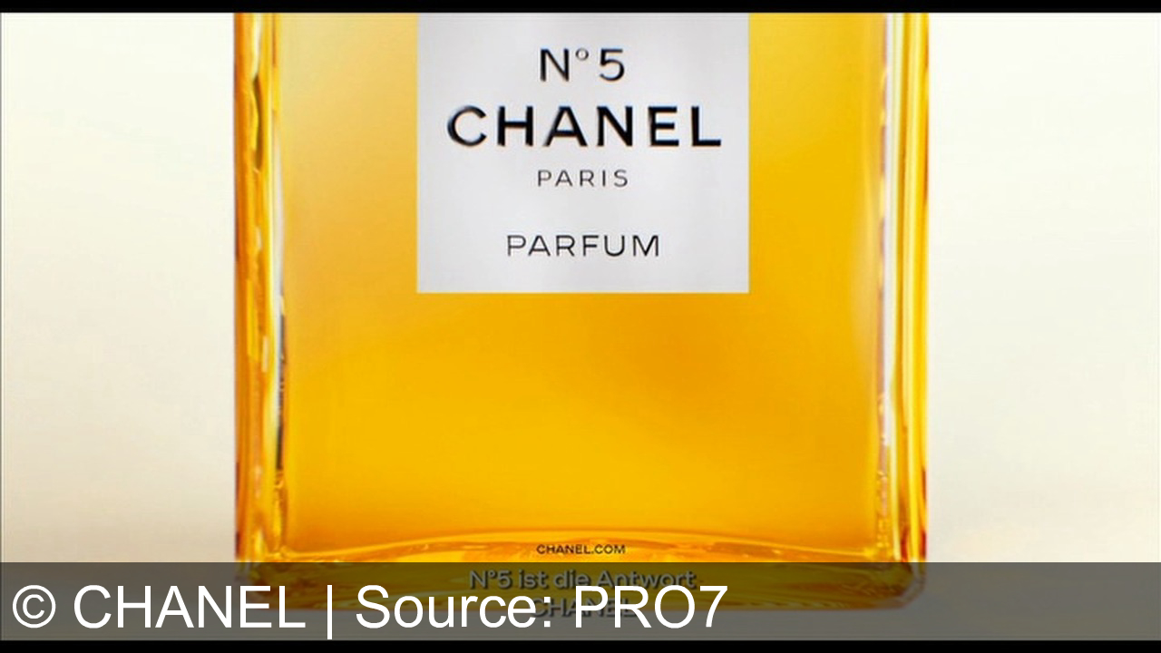 TV Werbung chanel - CHANEL Nº5 Parfum: Die Antwort auf Eleganz und Stil. Entdecken Sie Nº5 auf CHANEL.COM. Treffen wir uns um fünf, denn Nº5 ist die Antwort.