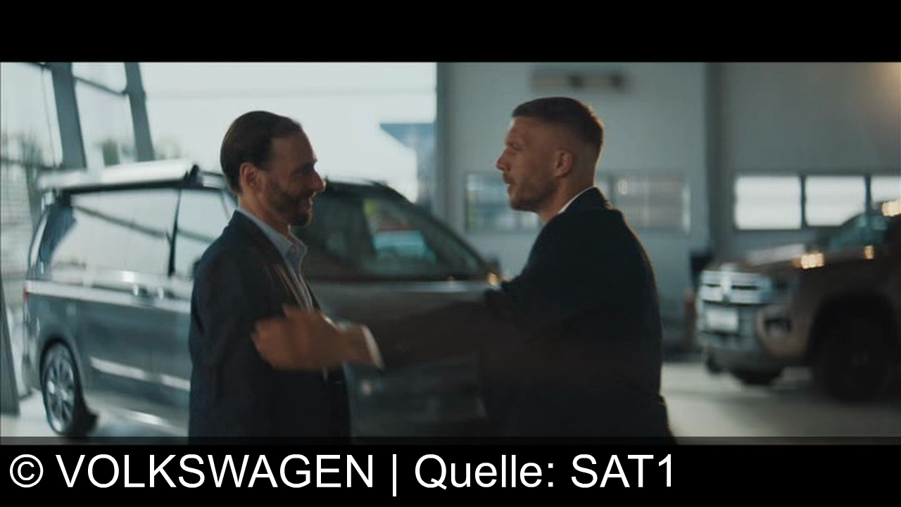 TV Werbung volkswagen - Podolski arbeitet hier nicht, kennt aber alle Features: Erlebe den VW ID.Buzz mit Lukas Podolski: Voll elektrisch, über 300 Assistenten, ab 399€/Monat leasen. Perfekt für alle, die mehr wollen – Dienstags und donnerstags nach dem Training, exklusiv für Neukunden!