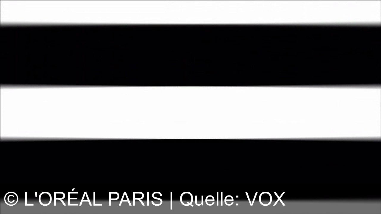 TV Werbung l'oréal paris - Absolut Repair Molecular von L'Oréal Professionnel: Repariert zwei Jahre Haarschäden in einer Anwendung mit 2% Peptidbondan. Neu: Maske für extra Geschmeidigkeit. Exklusiv im Friseursalon oder online.