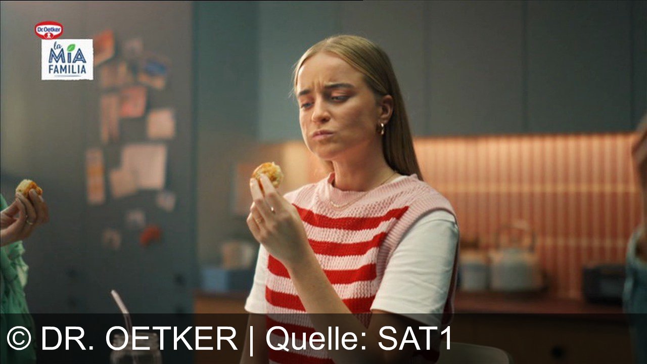 TV Werbung dr. oetker - Pizza wie aus deiner Lieblingspizzeria – Dr. Oetker La Mia Grande mit extra dünnem Boden. Jetzt auch La Mia Familia: Pizzabrötchen mit cremiger Füllung. Genieße den Moment – zu Hause, wie in der Pizzeria.