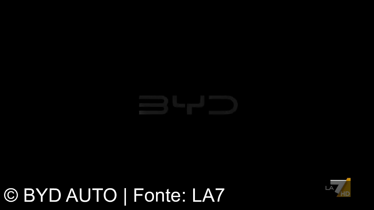 TV Werbung byd auto - Non chiamarla auto: è BYD AT2 DMI, l’ibrida intelligente con servizi Google. Vivi il viaggio, canta, lavora e muoviti smart. Tua da 189€ al mese.