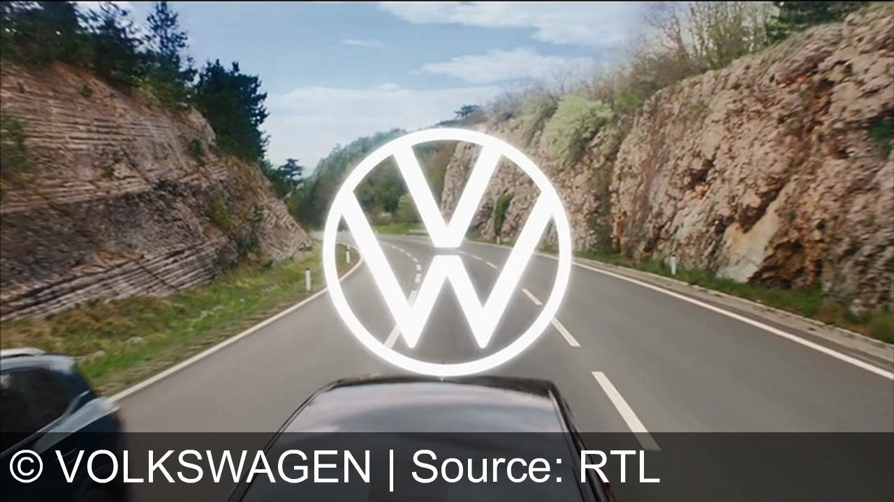 TV Werbung volkswagen - Ben, schau mal. Leichtmetallräder mit dynamischen Nabenkappen. Dachreling. Silber eloxiert. Abgedunkelte Scheiben. Energy-Logo-Projektion. Wie beim Tiguan. Multifunktionslenkrad. Beheizt. Lendenwirbelstütze. Pneumatisch einstellbar. Wie beim ID.3. Farbige Ambientebeleuchtung. Parkassist. Laneassist. Lightassist. Travelassist. Und der Frontassist erkennt sogar Radfahrer und Fußgänger. So wie euch. Keyless Access. Mehr Extras, mehr Erlebnis, mehr Energy. Die neuen Energy-Sondermodelle. Zum Beispiel den Taigo Energy ab 159 Euro monatlich leasen.