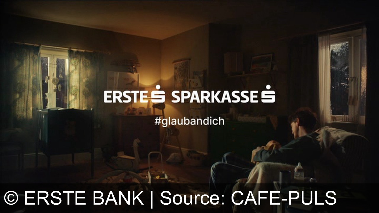 TV Werbung erste bank - Emotionaler Spot eines anscheinend allein erziehenden Vaters: Ich könnte dir sagen, alles wird gut, aber so einfach ist das nicht. Viele Dinge, die ich tue, wirst du hassen und mich trotzdem lieben, wie keinen anderen Menschen auf der Welt. Es wird nicht immer leicht sein, und es wird laut werden, sehr laut. Aber weißt du was? Wir machen das schon. Ich glaube an dich, Papa.