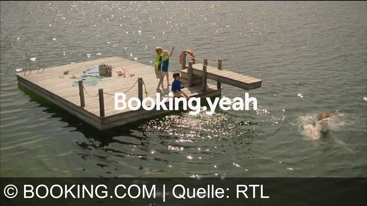 TV Werbung booking.com - Büroalltag nur mit Bildschirm-Natur? Buche einfach dein Haus am See. Booking.com – einfach buchen, einfach hin. booking yeah!