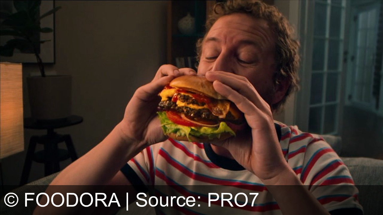 TV Werbung foodora - Reserviere dein Wohnzimmer für eine exklusive Show mit Foodora! Genieße 7 Euro Rabatt und lass deinen Papagei glänzen. Weniger ist mehr – mach deinen Plan zum Besten. Foodora. So wie ich's will.