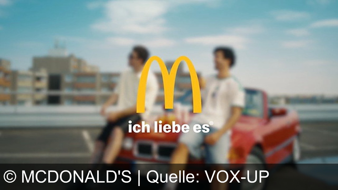 TV Werbung mcdonald's - Rooftop-Kicker, Share-Box-Fans: Hol dir jetzt die Share Box mit Chicken Wings, McNuggets und Chili Cheese Snackers bei McDonald's. Ich liebe es.