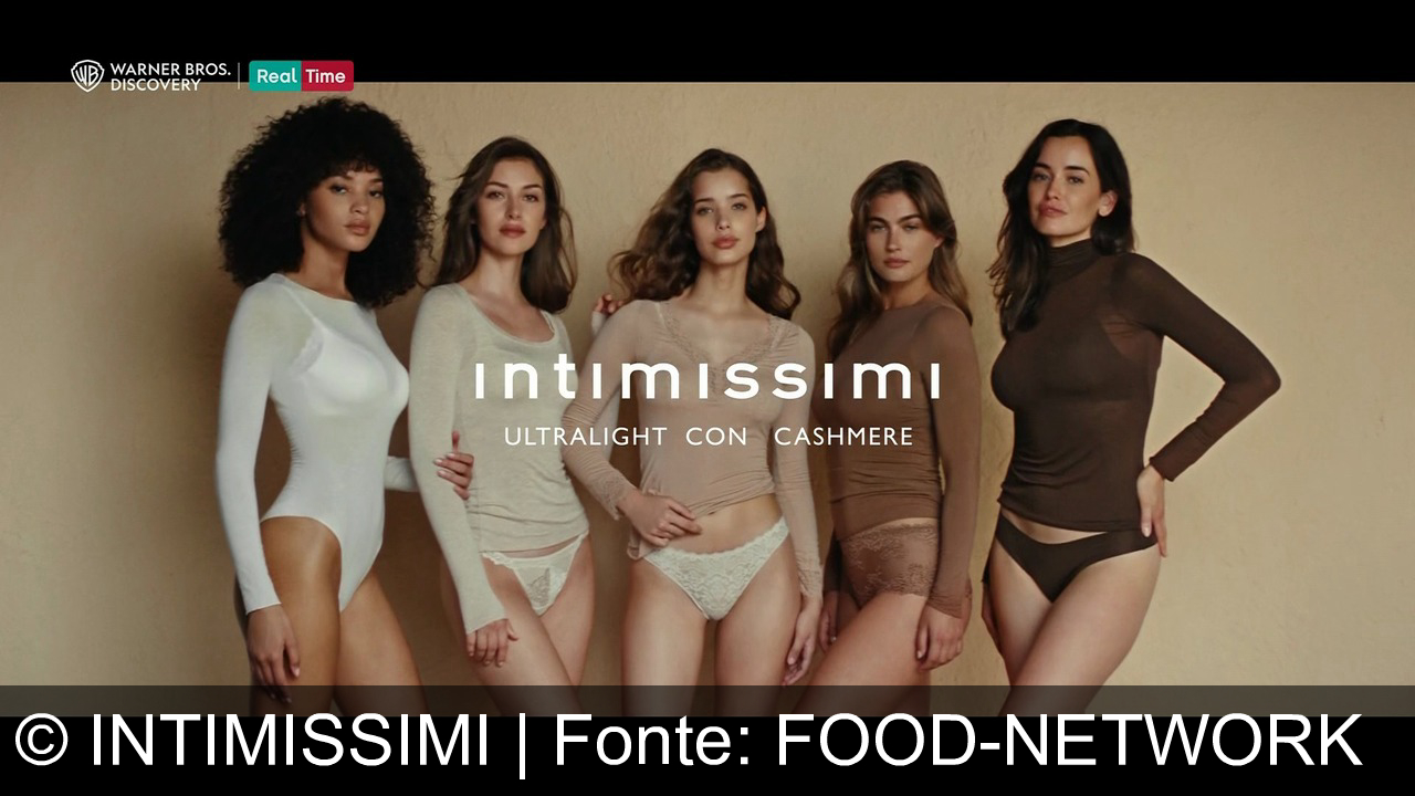 TV Werbung intimissimi - Scopri la nuova collezione Ultralight Cashmere di Intimissimi: delicatezza, sensualità e calore avvolgente. Solo da Intimissimi, per una eleganza senza tempo.