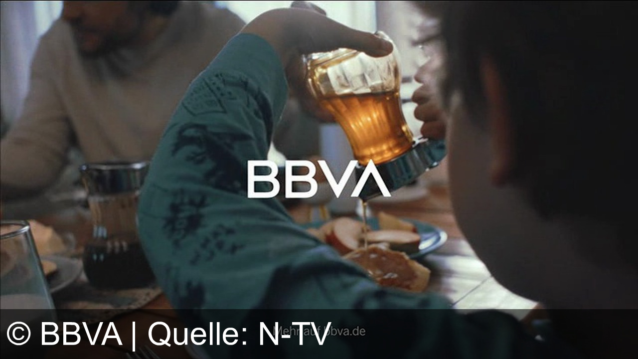 TV Werbung bbva - In Deutschland gibt es schon 241 Banken. Also sollte die 242. Bank etwas Besonderes bieten. Deshalb kommt BBVA mit dem dauerhaft kostenlosen Girokonto und gebührenfreier Debitkarte. Mit 3% Zinsen und 3% Cashback für 12 Monate. Alles in einem Konto, alles ohne Bedingungen. Und das ist erst der Anfang. Entdecke mehr auf BBVA.de!